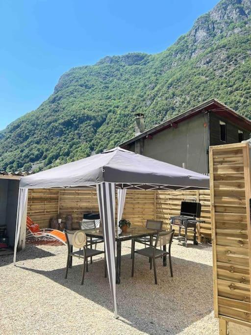 Charmante Maison De Montagne Pour 8 Personnes Livet-et-Gavet Ngoại thất bức ảnh